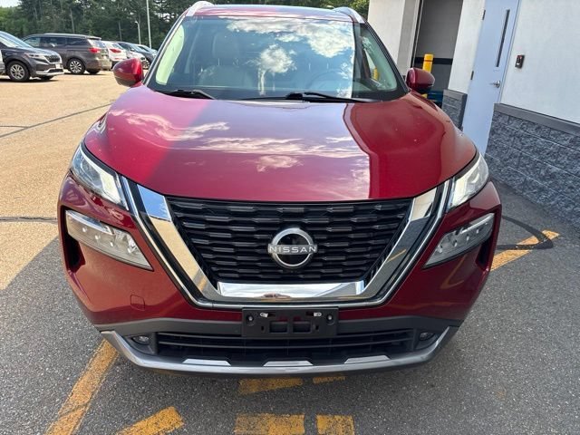 Used 2022 Scarlet Ember Tintcoat Nissan SL image 2