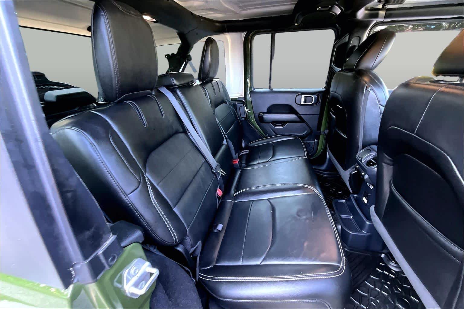 Used 2021 Sarge Green Clearcoat Jeep Unlimited Sahara image 18