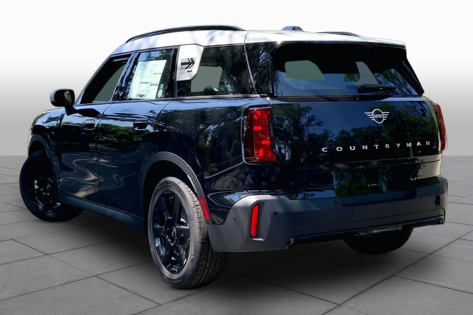 New 2027 Midnight Black II Metallic MINI Signature Plus image 12