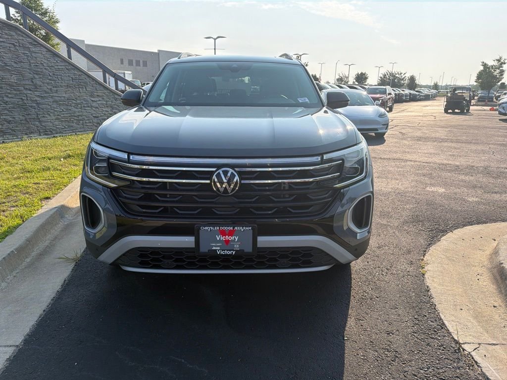 Used 2024 Volkswagen Atlas Atlas Peak Edition with VIN 1V2CR2CA4RC571603 for sale in Kansas City