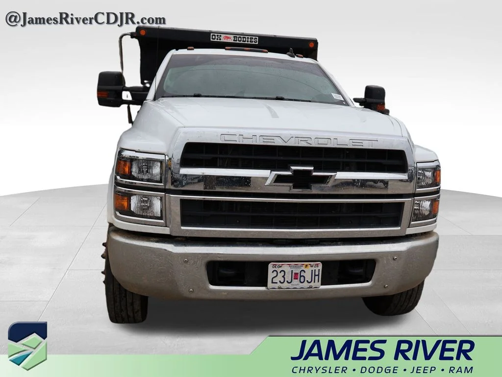 Used 2022 White Chevrolet 1WT image 9