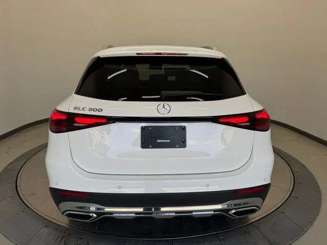 New 2026 Polar White Mercedes-Benz GLC 300 image 12