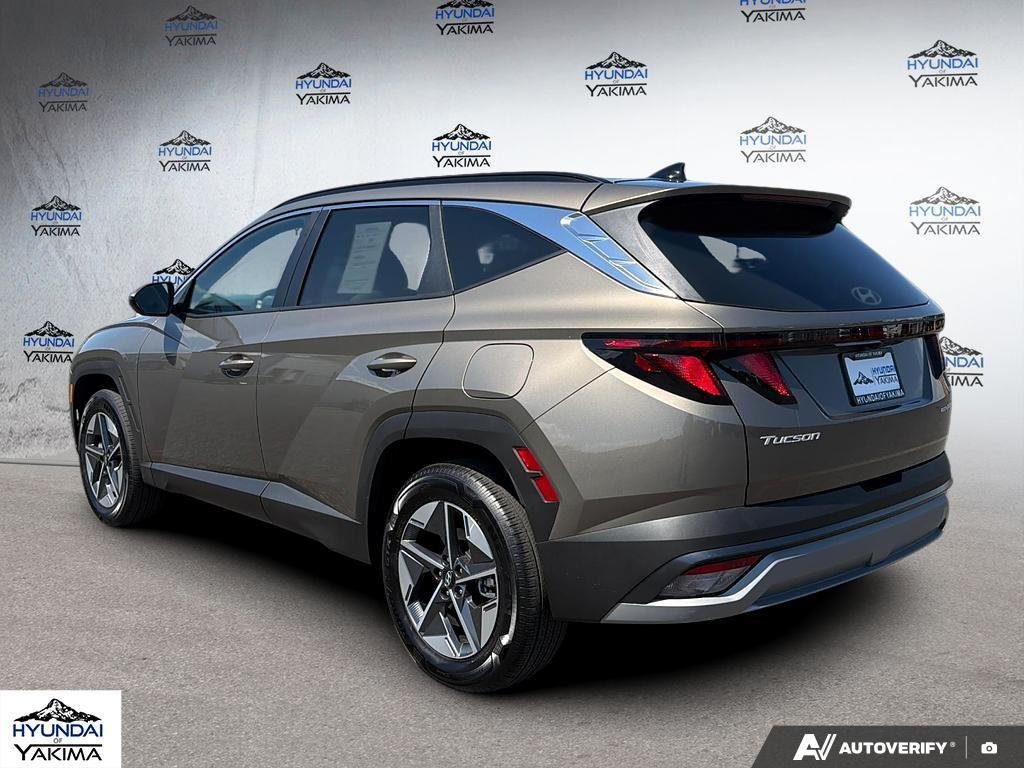 Certified Used 2025 Cashmere Bronze Hyundai SEL image 4