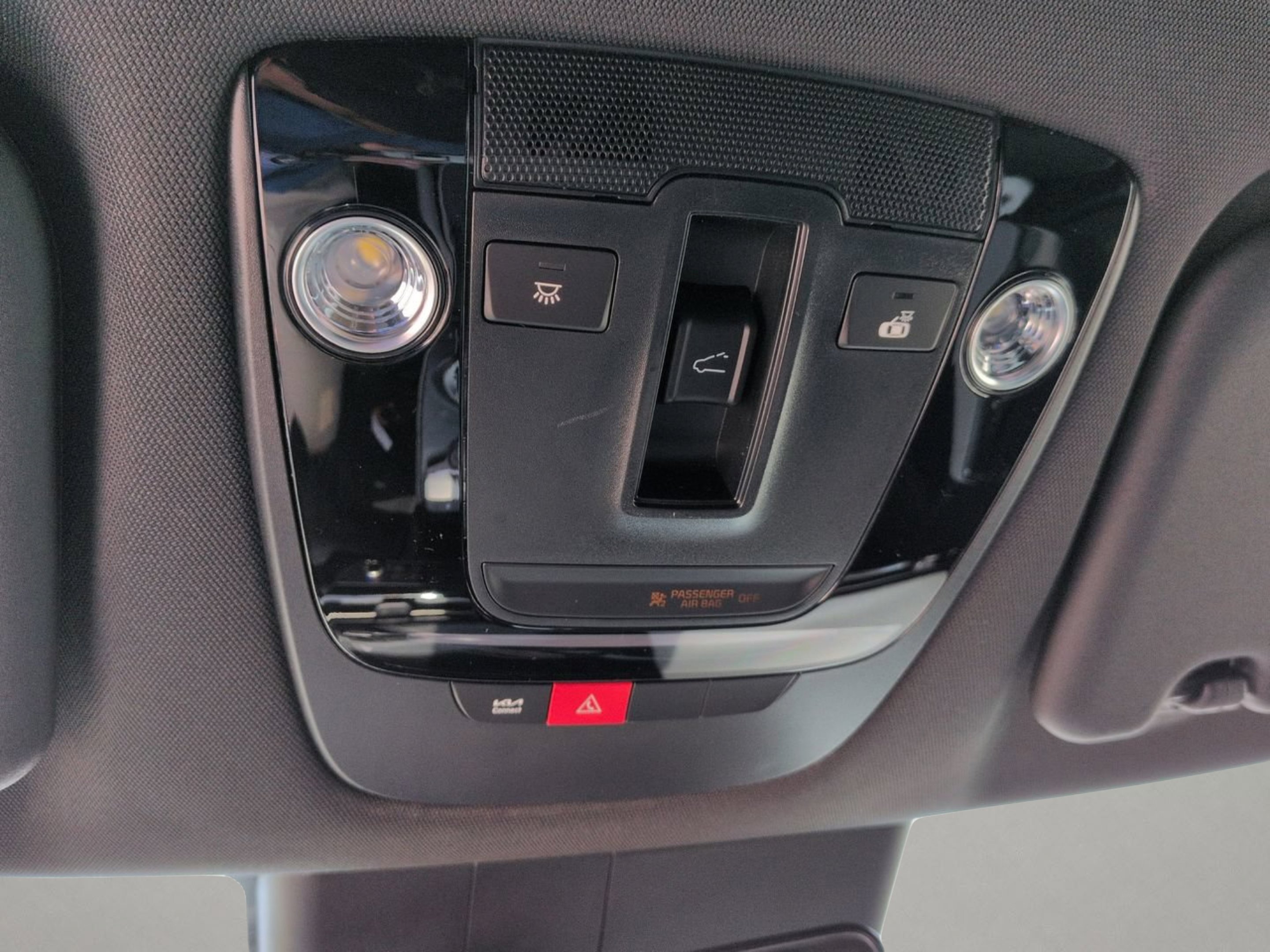New 2026 Glacial White Pearl / Black Ro Kia GT-LINE image 20