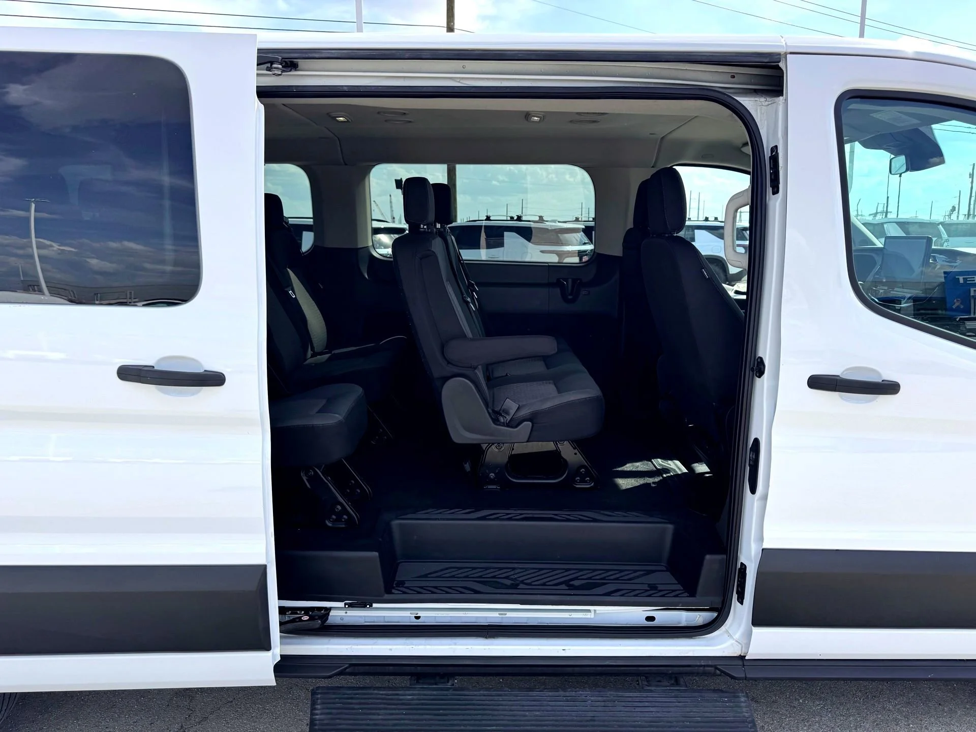 Used 2023  Ford XLT image 6
