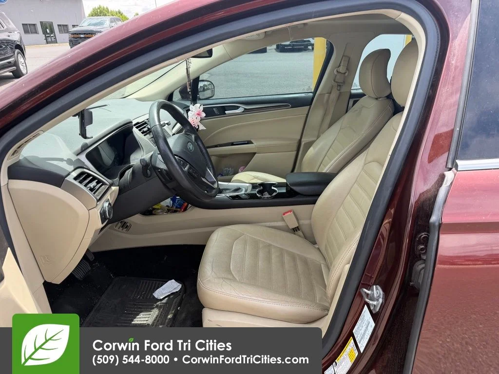 Used 2015 Bronze Fire Metallic Tinted Clearcoat Ford SE image 2