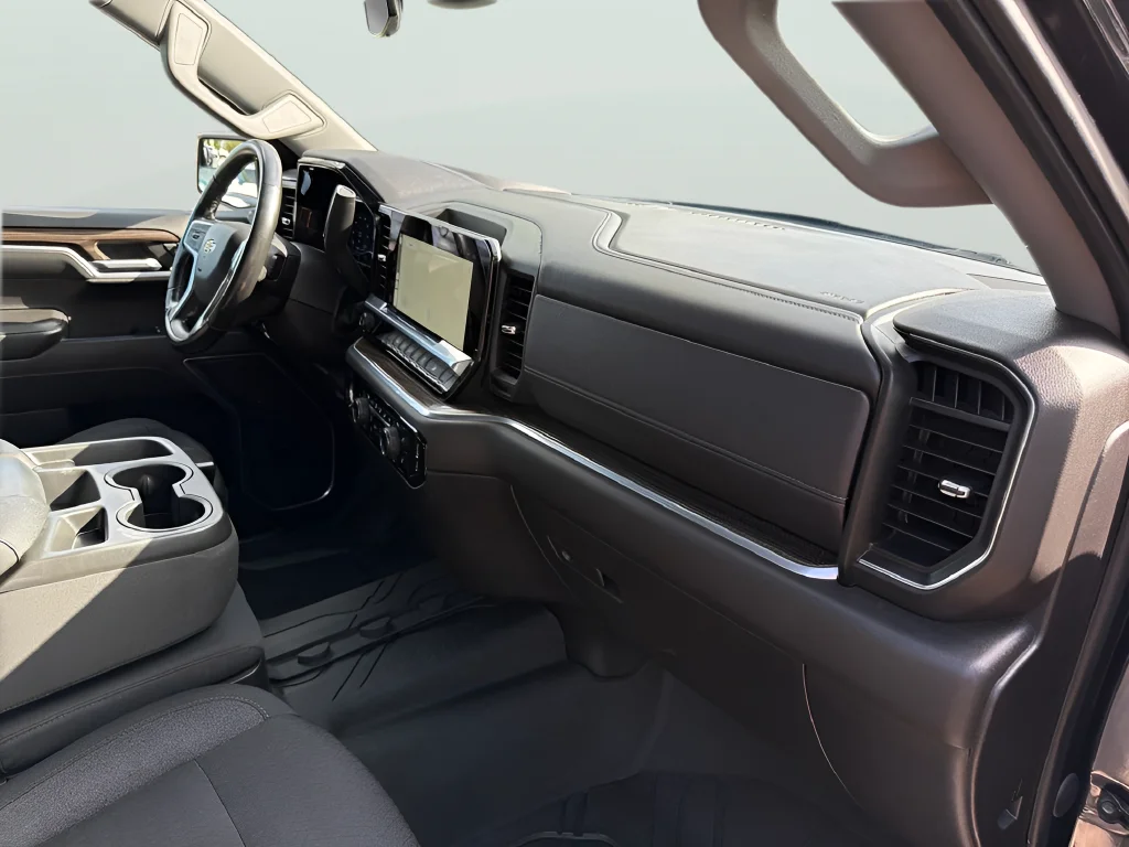 Used 2022 Gray Chevrolet LT image 39