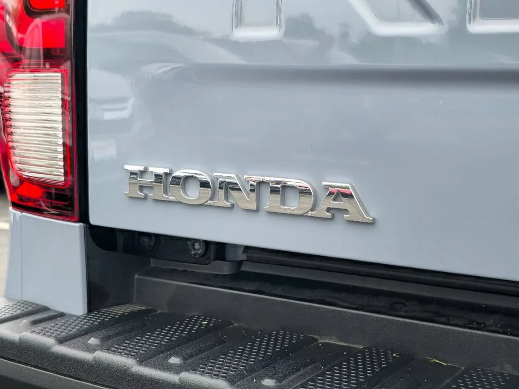 2025 Honda Ridgeline Black Edition - Photo 31