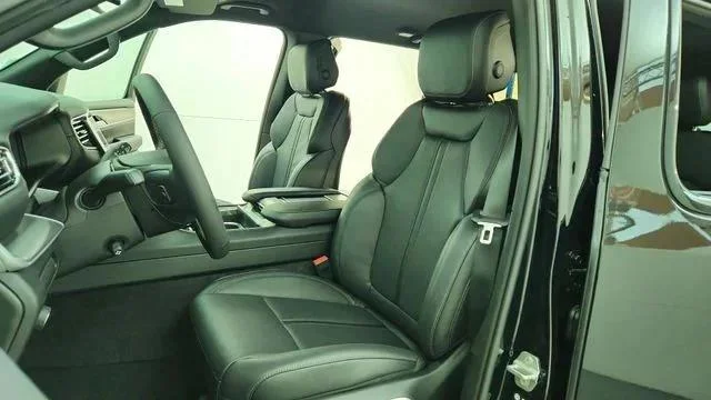 New 2026 High Gloss Black Exterior Paint Jeep Grand Wagoneer image 17