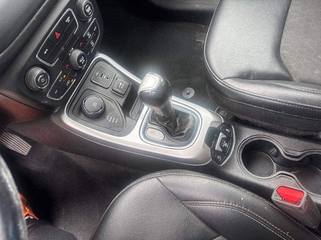 Used 2020 White Jeep Latitude image 43