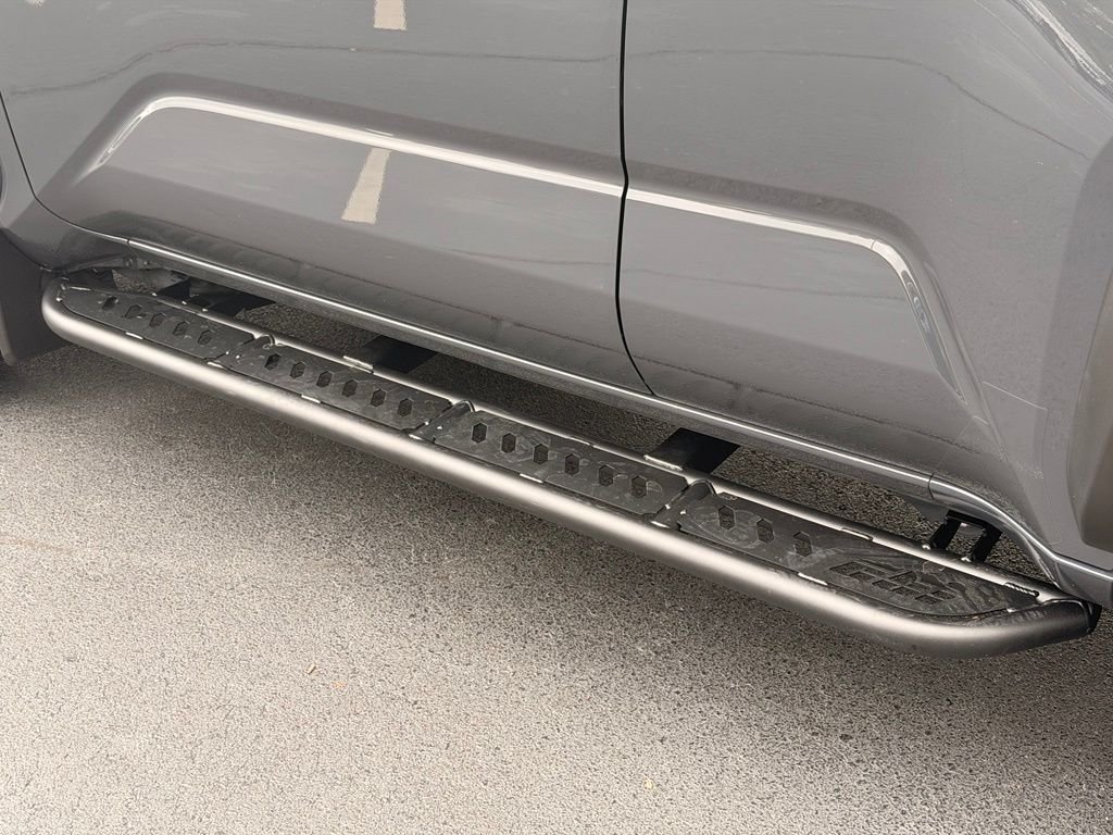 Used 2025  Toyota SR5 image 19
