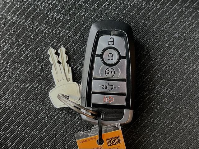 Used 2023 Blue Ford XLT image 18