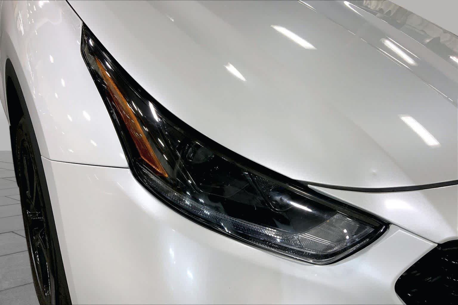 Used 2023 Wind Chill Pearl Toyota XSE image 28