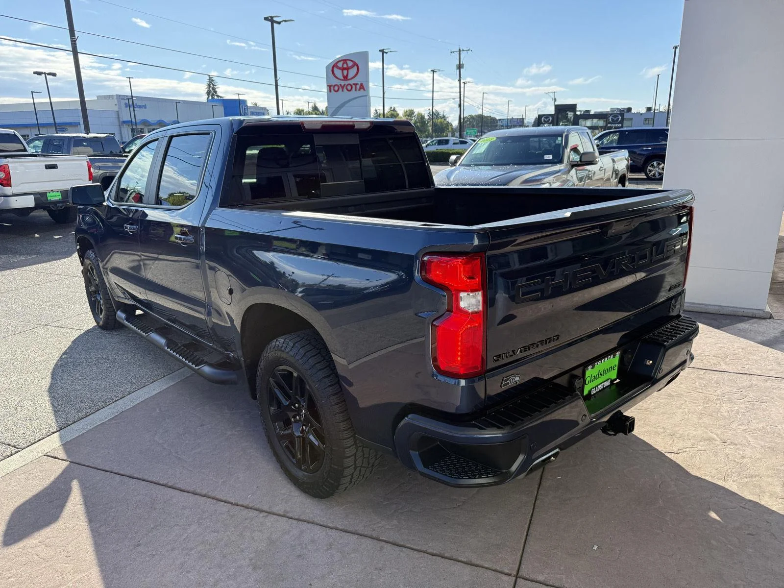 Used 2022 Northsky Blue Metallic Chevrolet RST image 4