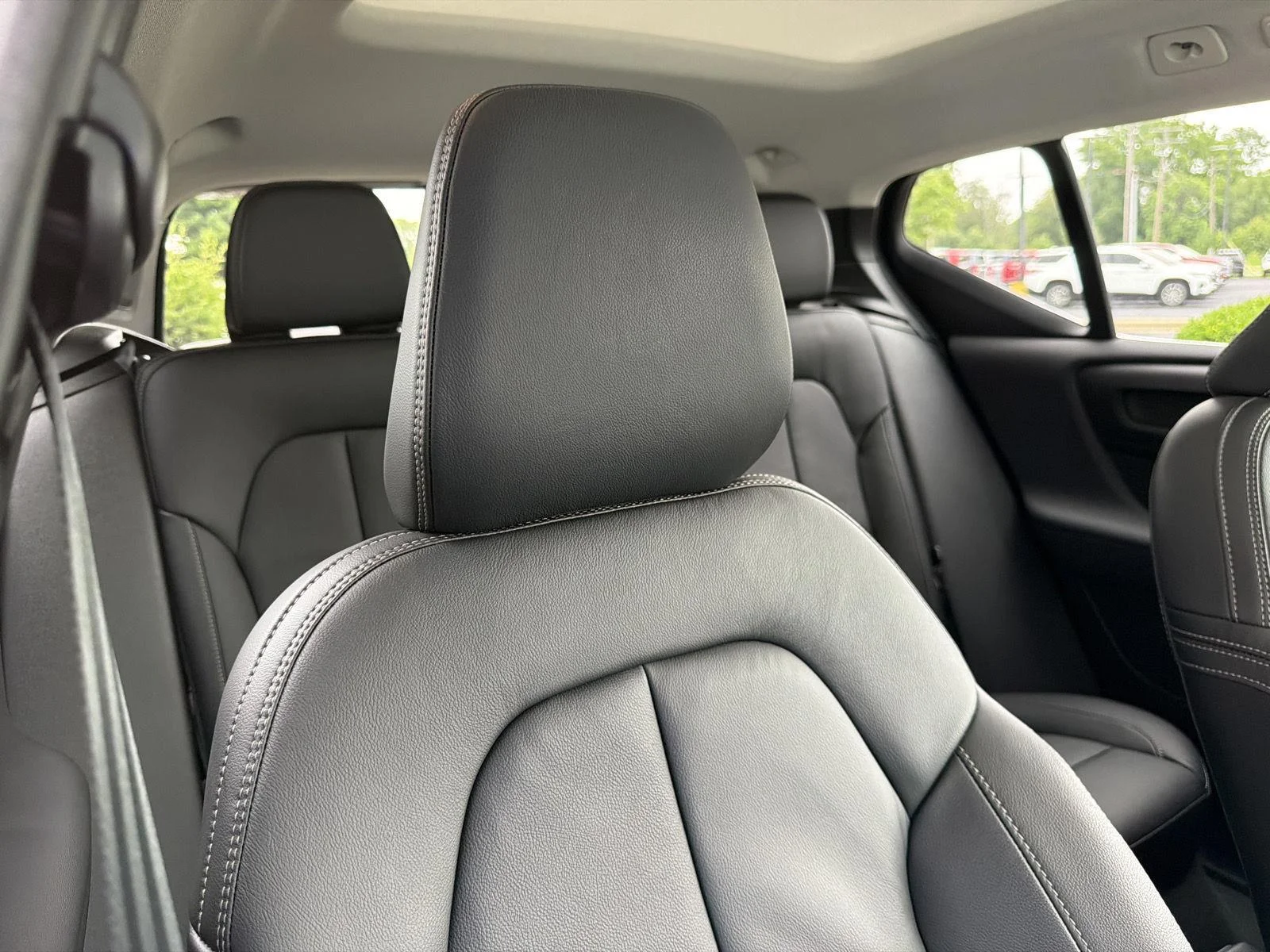 Used 2024 Vapor Grey Metallic Volvo Ultimate Bright Theme image 36