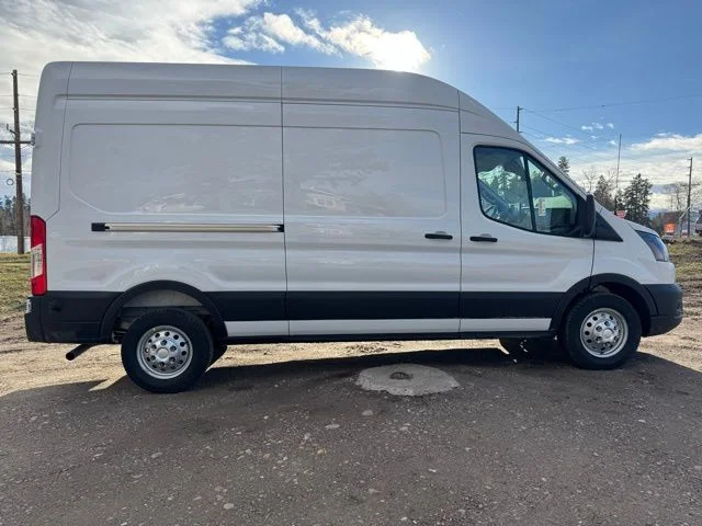 New 2026 Oxford White Ford Base image 2