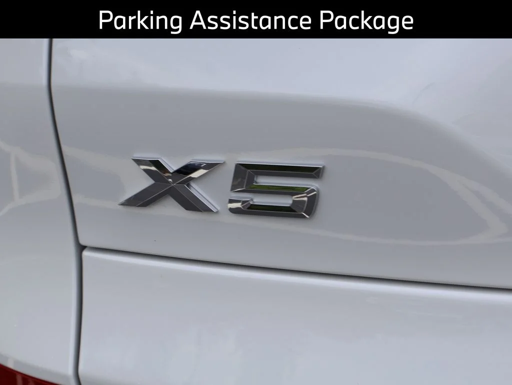 New 2026 White BMW xDrive40i image 10