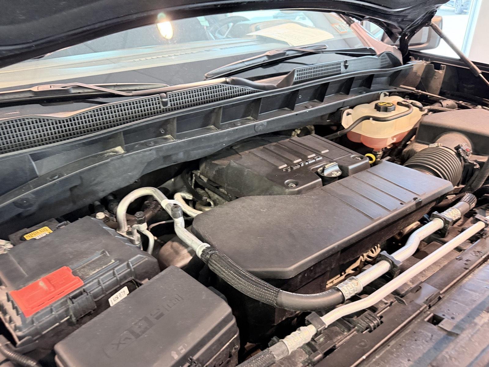 Used 2024 Onyx Black GMC Elevation image 50