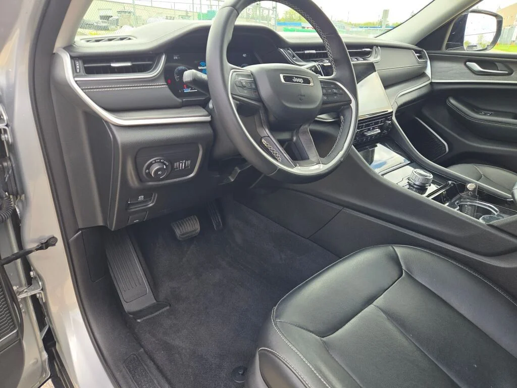 Used 2021 Silver Jeep Limited image 22