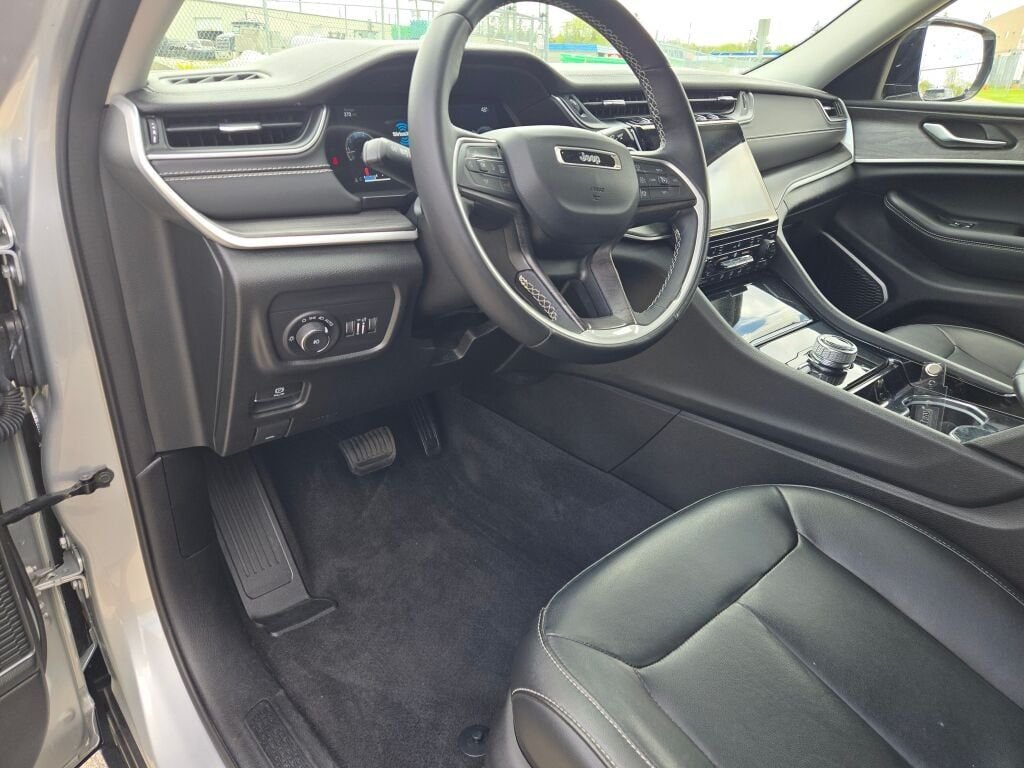 Used 2021 Silver Jeep Limited image 22