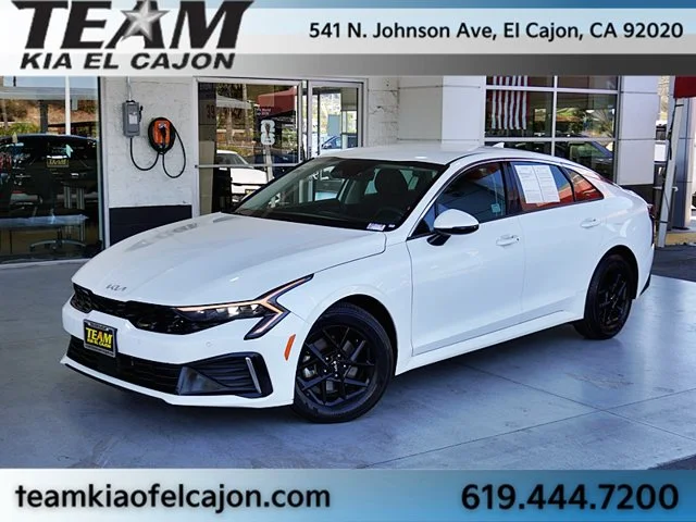 Used 2025 White Kia LXS image 1