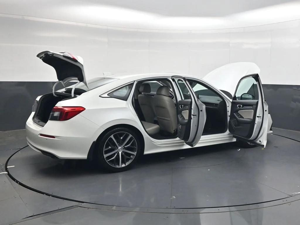 Used 2023 Platinum White Pearl Honda Touring image 38