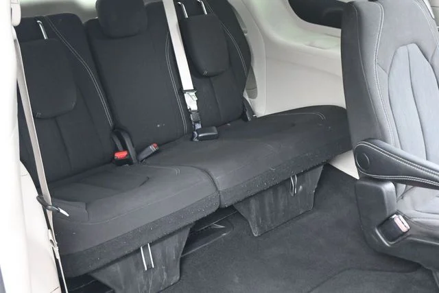 Used 2024 White Chrysler LX image 25