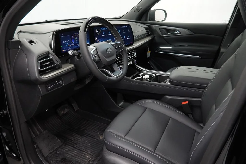 New 2027 Mosaic Black Metallic Chevrolet LT image 11