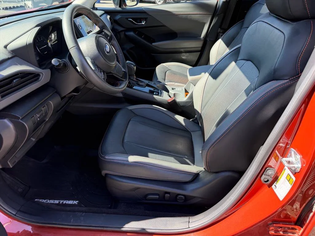 Used 2025 Beige Subaru Limited image 8