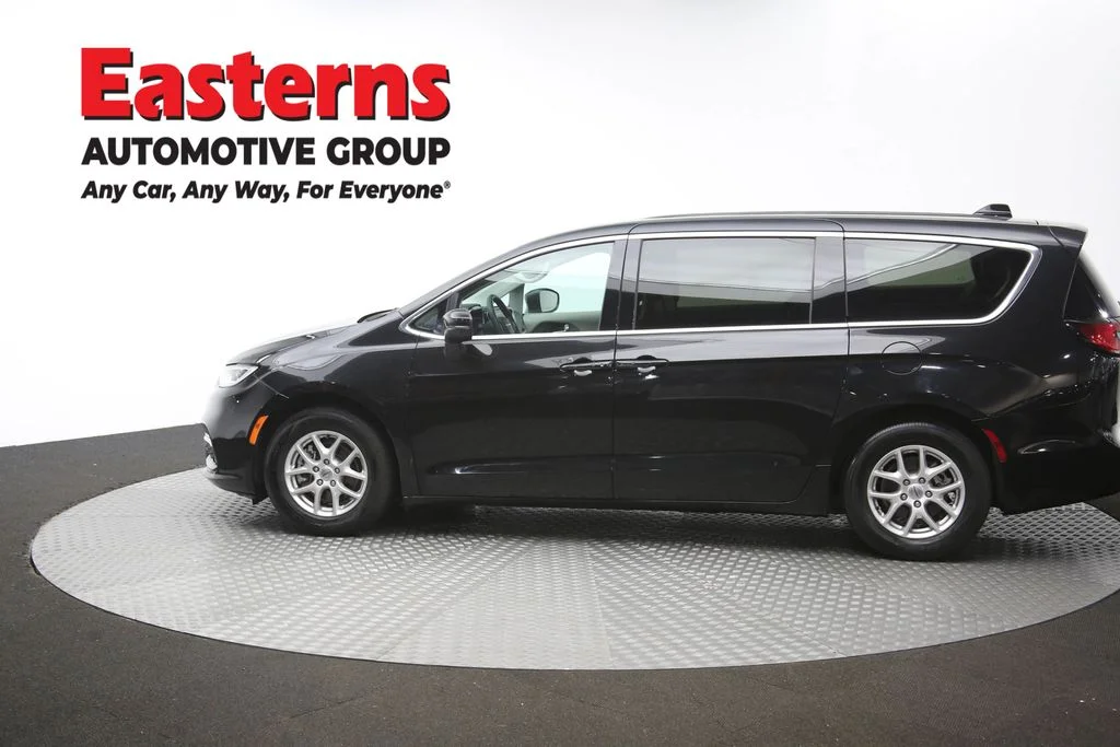 Used 2023 Black Chrysler Touring L image 61