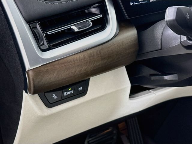 New 2026 Green Metallic BMW xDrive28i image 10