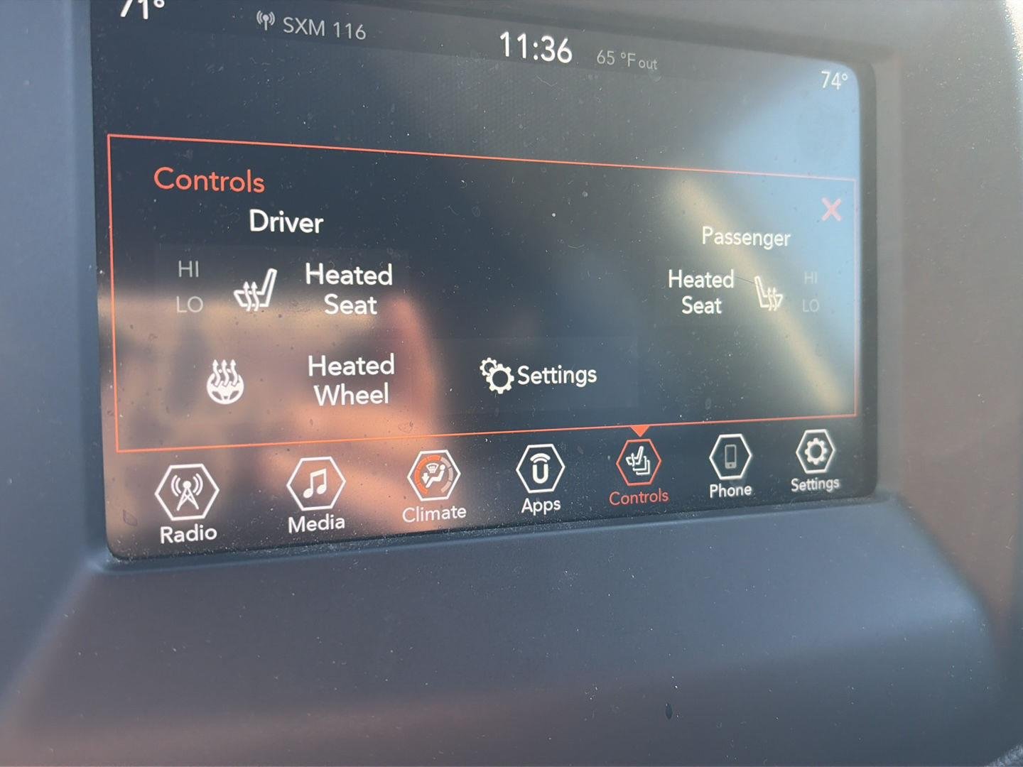 Used 2020 Laser Blue Pearlcoat Jeep Latitude image 17