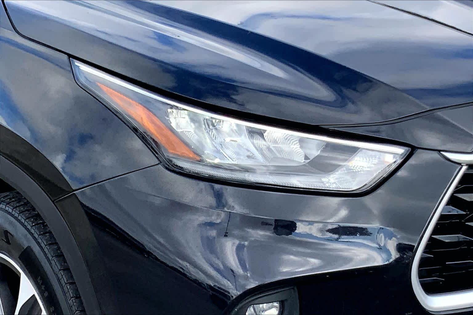 Used 2020 Midnight Black Metallic Toyota XLE image 25