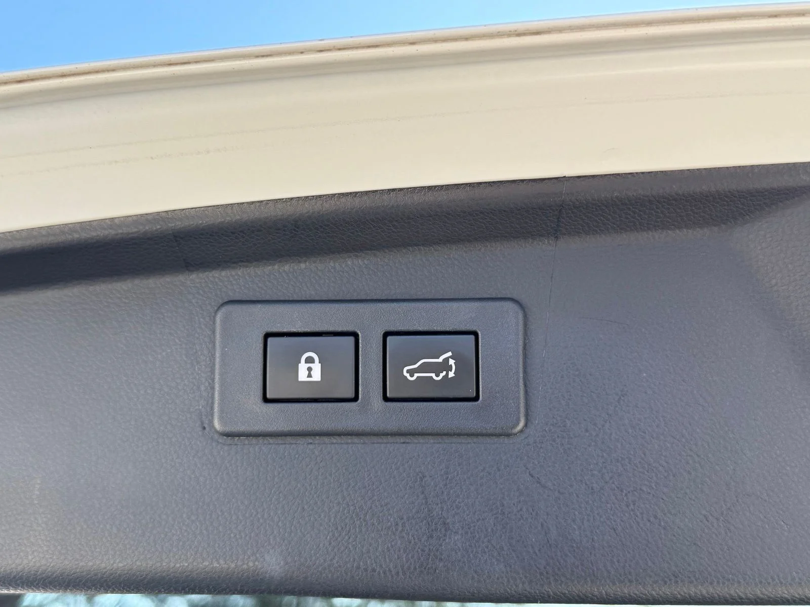Used 2024 White Subaru Limited image 25