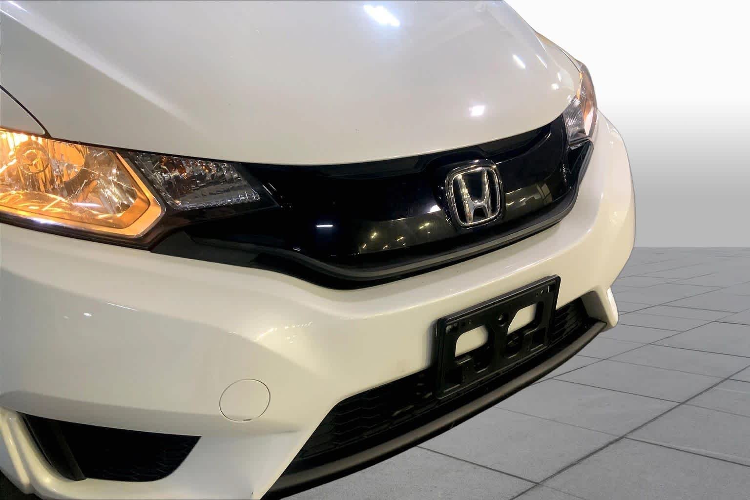 Used 2015 White Orchid Pearl Honda LX image 29