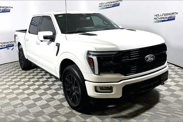 Used 2025 White Metallic Ford Platinum image 29