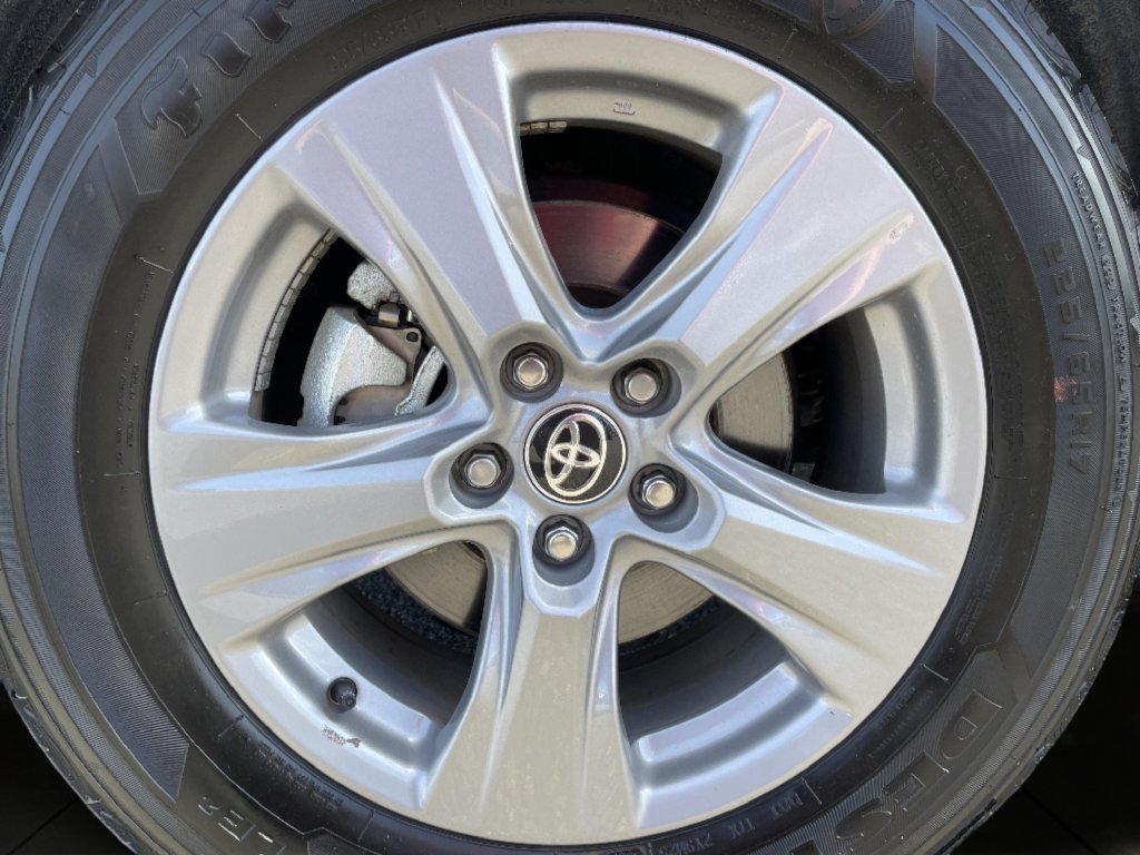 Used 2025 Midnight Black Metallic Toyota XLE image 26