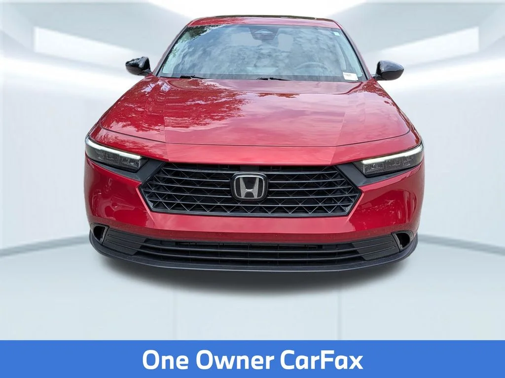 Used 2025 Red Honda SE image 11