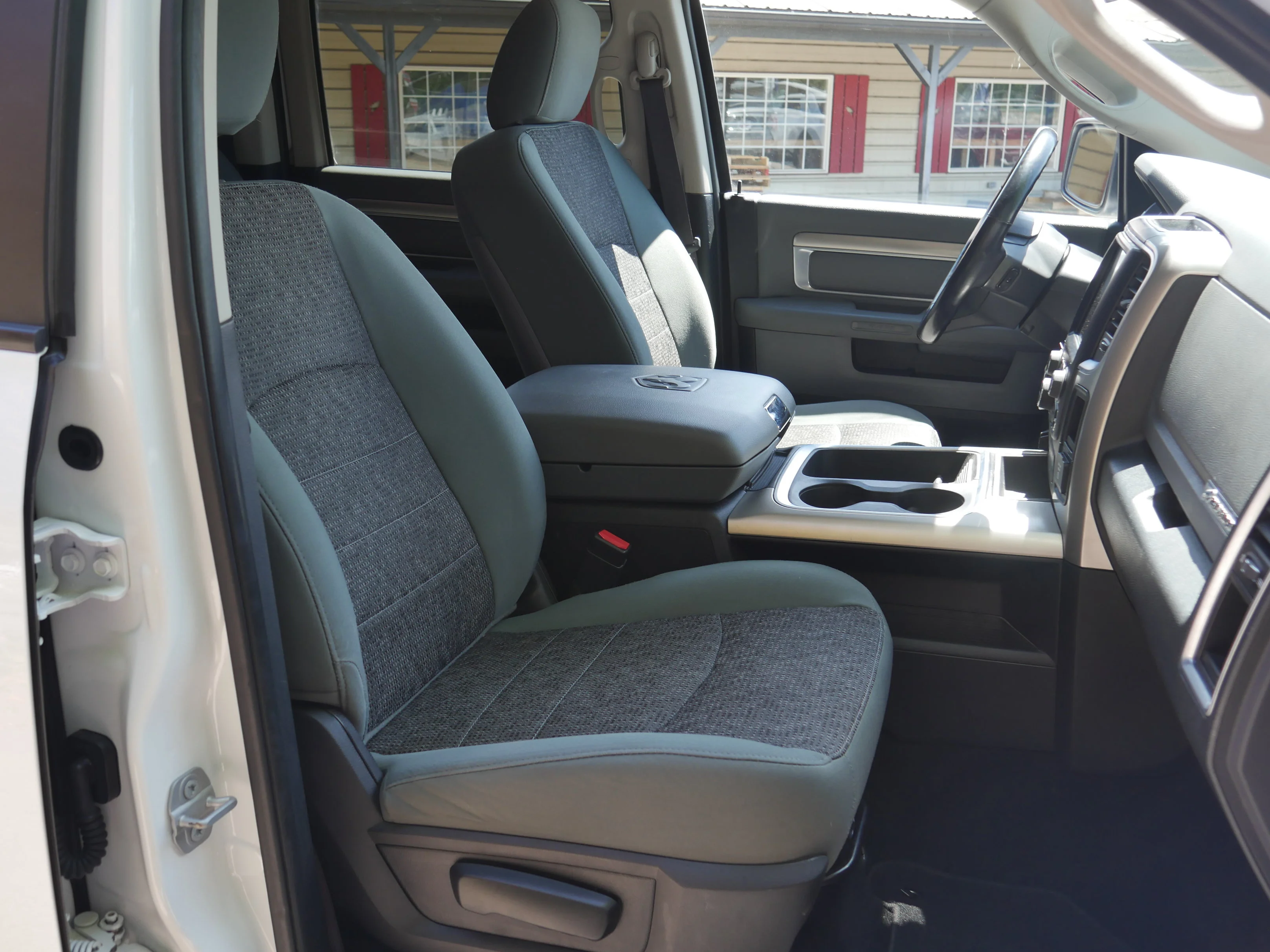 Used 2016 Pearl White Ram Big Horn image 25