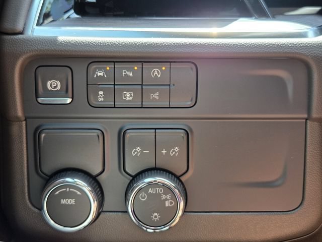 2026 Chevrolet Suburban LS - Photo 14