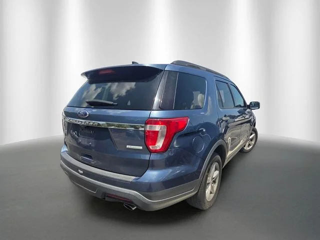 Used 2018 Blue Metallic Ford Base image 4