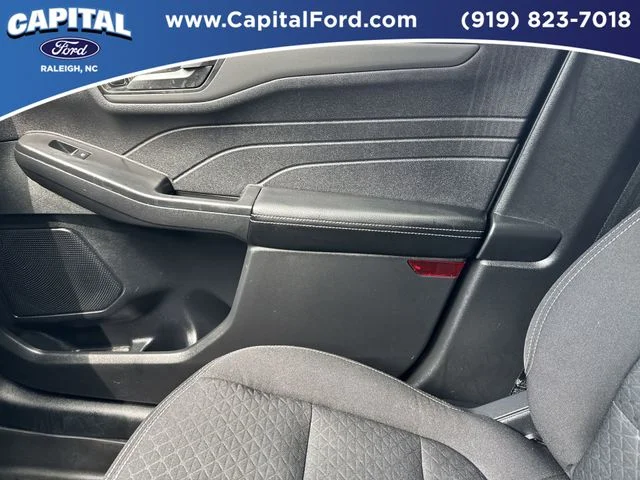Used 2025 White Ford Active image 28