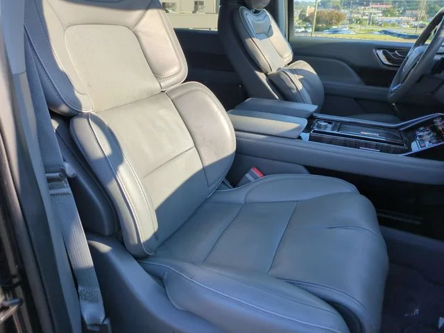 Used 2019 Black Lincoln Reserve image 35