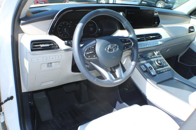 Used 2021 Hyper White Hyundai Limited image 8