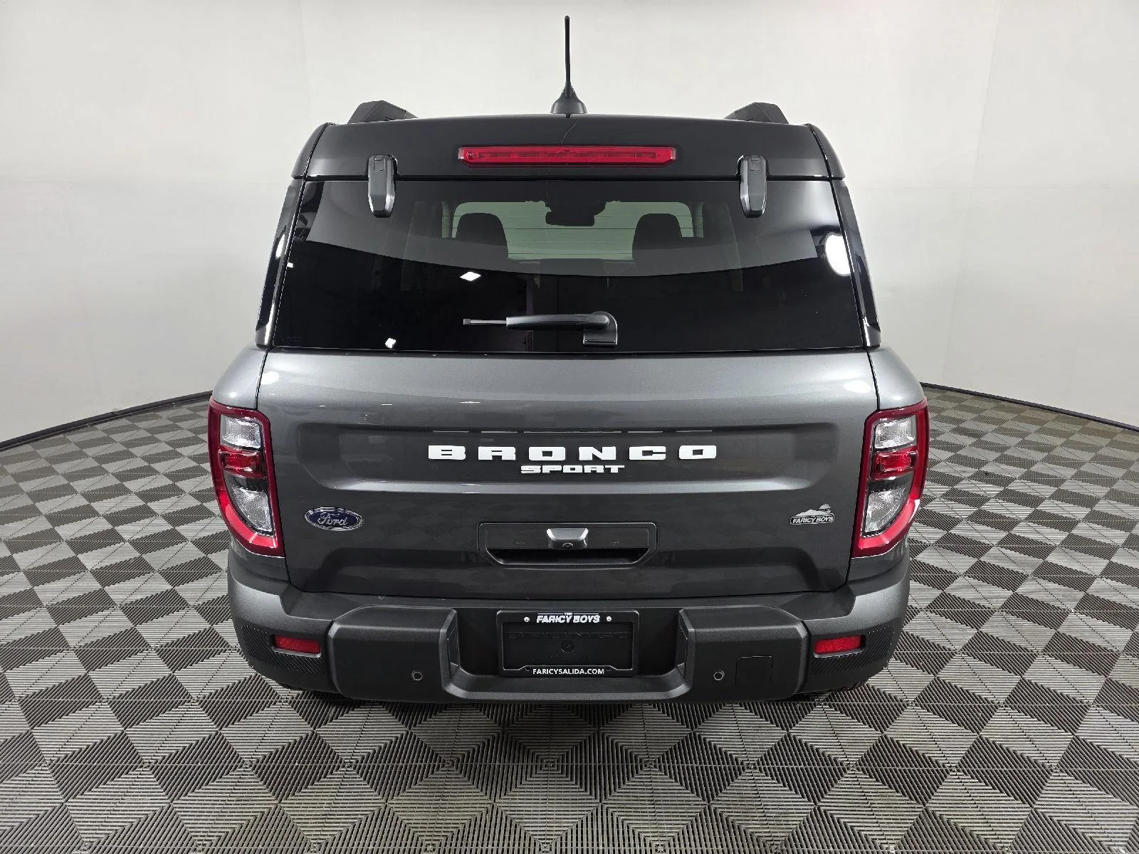Used 2025 Carbonized Gray Metallic Ford Outer Banks image 4