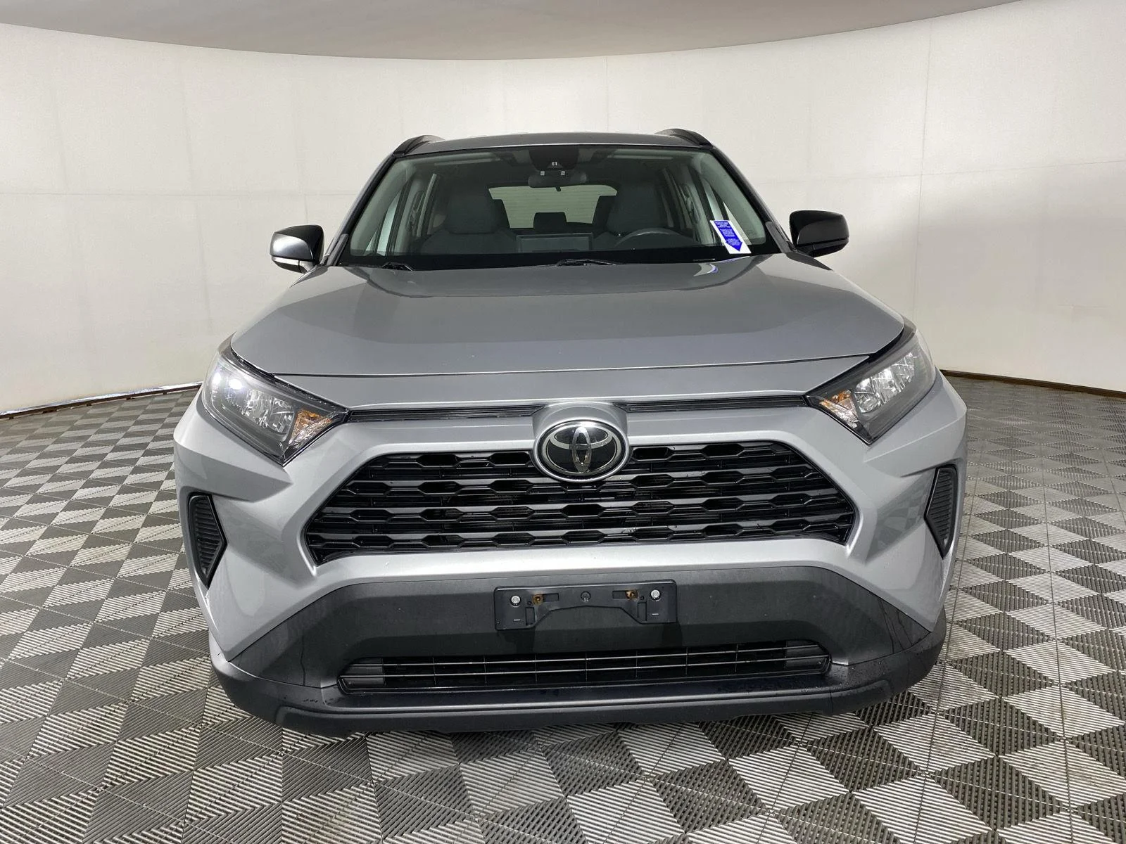 Used 2019 Gy Toyota LE image 2
