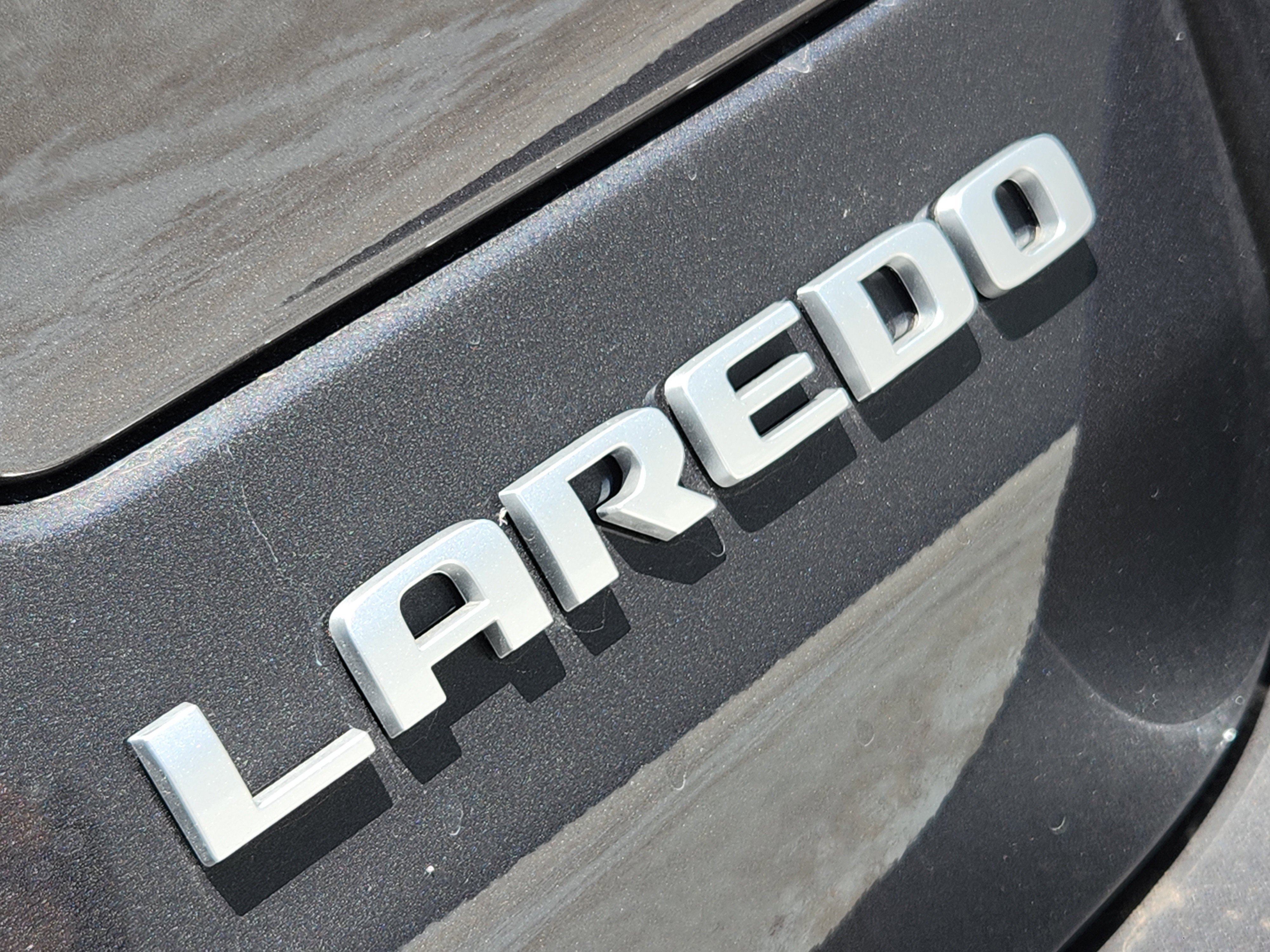 New 2026 Baltic Gray Metallic Clear-Coat Exterior Paint Jeep Laredo X image 8