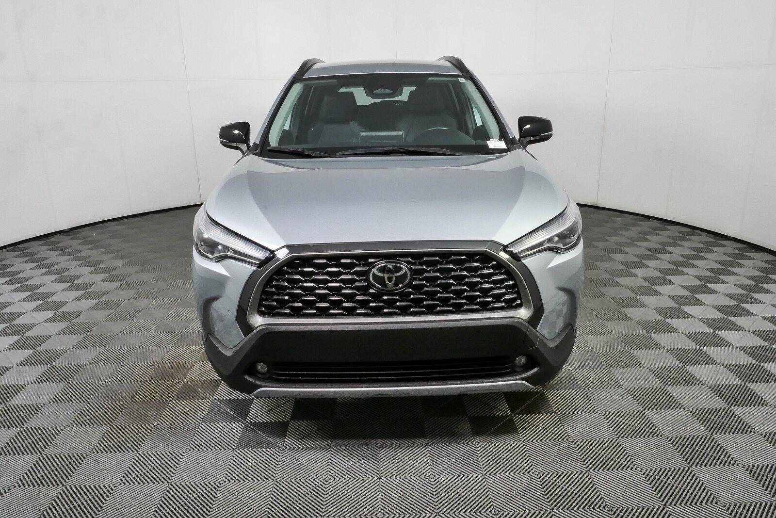 Used 2025 Sonic Silver Toyota XLE image 32