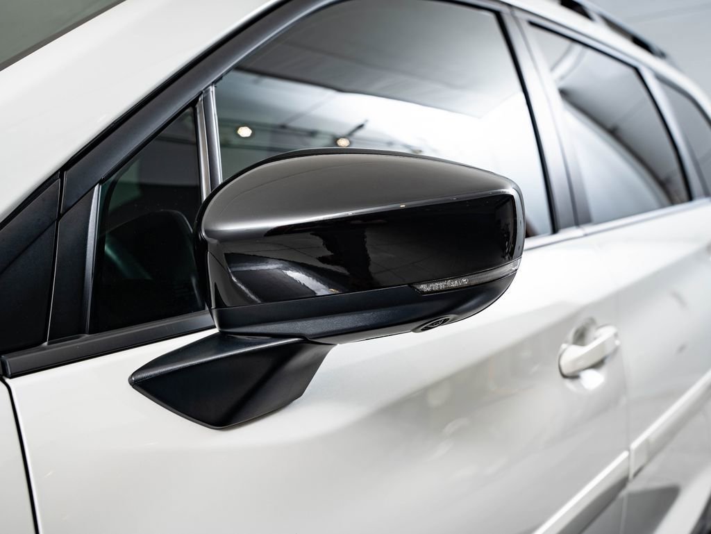 Used 2024 Crystal White Pearl Subaru Onyx Edition image 17