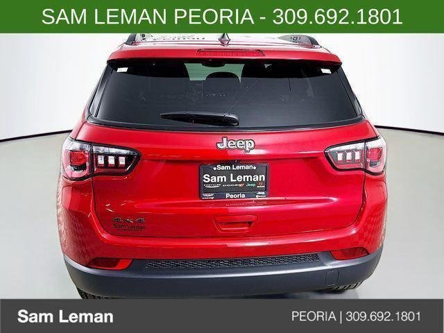 New 2026 Red Hot Pearlcoat Jeep Latitude image 6